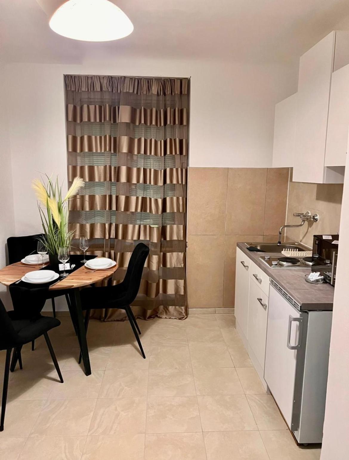 Lorena Lav Apartment *